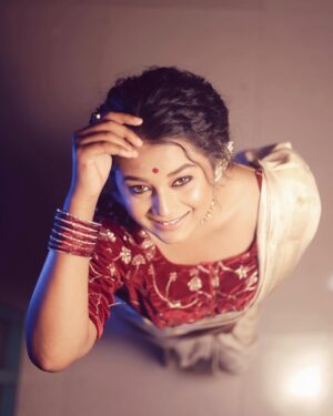 Sonali Dalvi Instagram - What do you think of this look?
#sonalidalvi #explorepage #virallook #saree #instagram #picoftheday