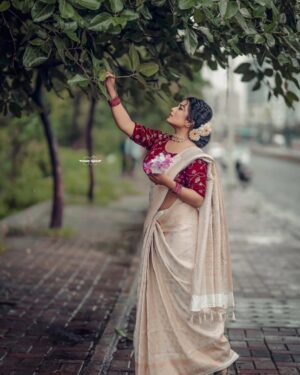Sonali Dalvi Instagram - Whatever is good for your soul, do that.ā
Mua @tapkirkavita_makeover
Pc @tushar_chavan_photography
@_aslya_1671
@pbp_films_
@mr.atharvajadhav_27
#explorepage #pic #sarree #instagrampost #viralshoot #sonalidalvi