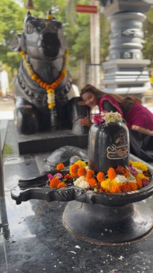 Sonali Dalvi Instagram - mujhe aapke aage kuch nahi ā¤ļøā¤ļø
#mahakal #instagram #trendingreels #mahadev #shivbhakt #shivley #mahadevlovers