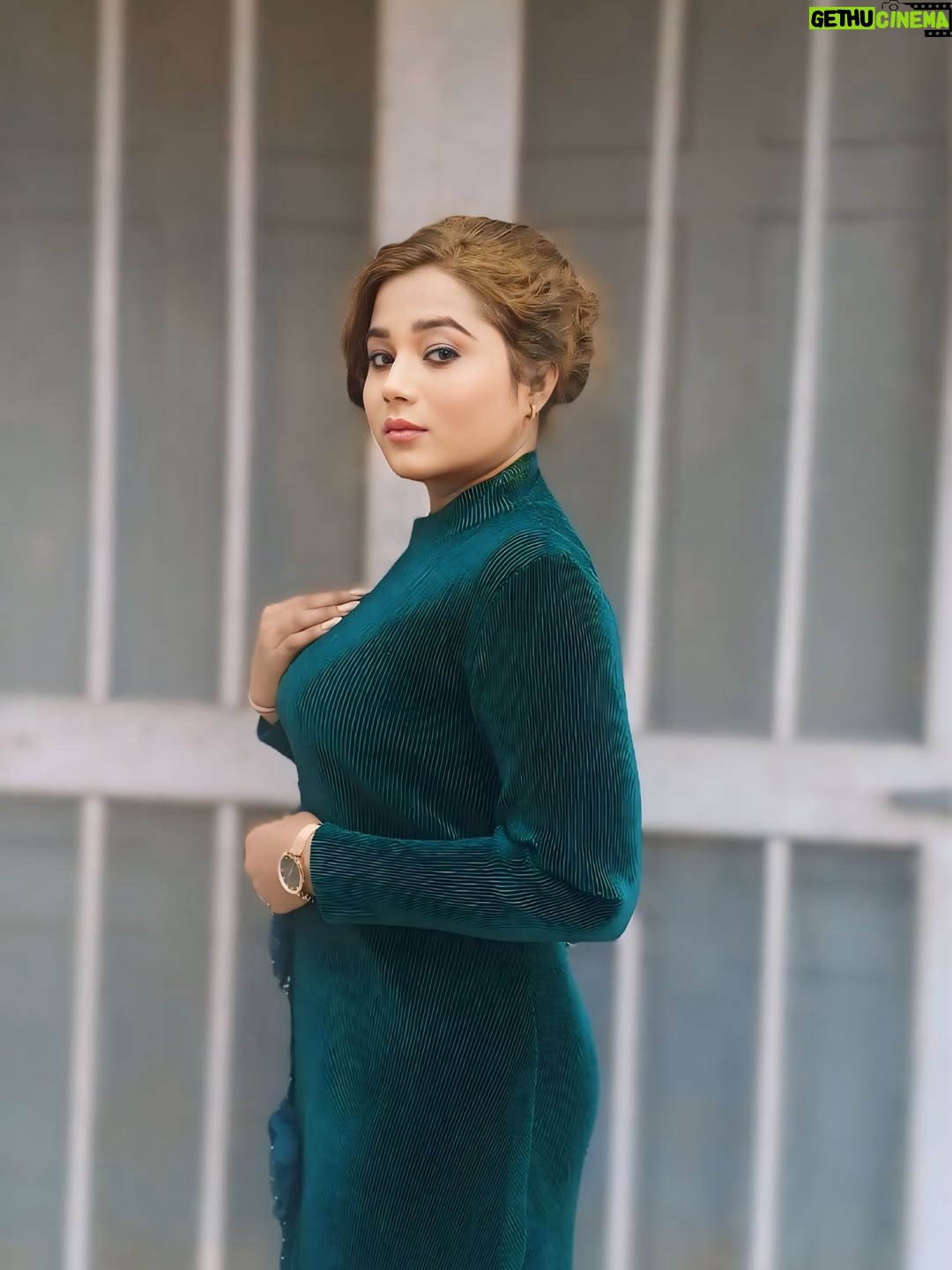 Sonali Dalvi - 1.1K Likes - “Sometimes, a character teaches us lessons that shape our journey forward.
No religion should ever stand above humanity.
What truly matters is the kind of human being we are.
And understanding that is essential for every soul.” 

That is what My future film KGN is very special ❤️ 

#sonalli  #actress  #instagram  #actress🎬  #queen #fashion  #instagram #working  #life  #acting #career  #star  #manifesting  #hardwork