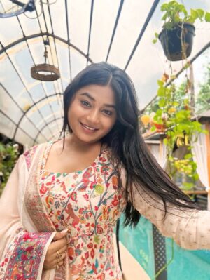 Sonali Dalvi Instagram - konsi pic achhi lagi ?
#pic #photoshop #photo #instagram #motivation #motivación #positvevibes #positividade #gratitude #nature