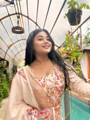 Sonali Dalvi Instagram - konsi pic achhi lagi ?
#pic #photoshop #photo #instagram #motivation #motivación #positvevibes #positividade #gratitude #nature