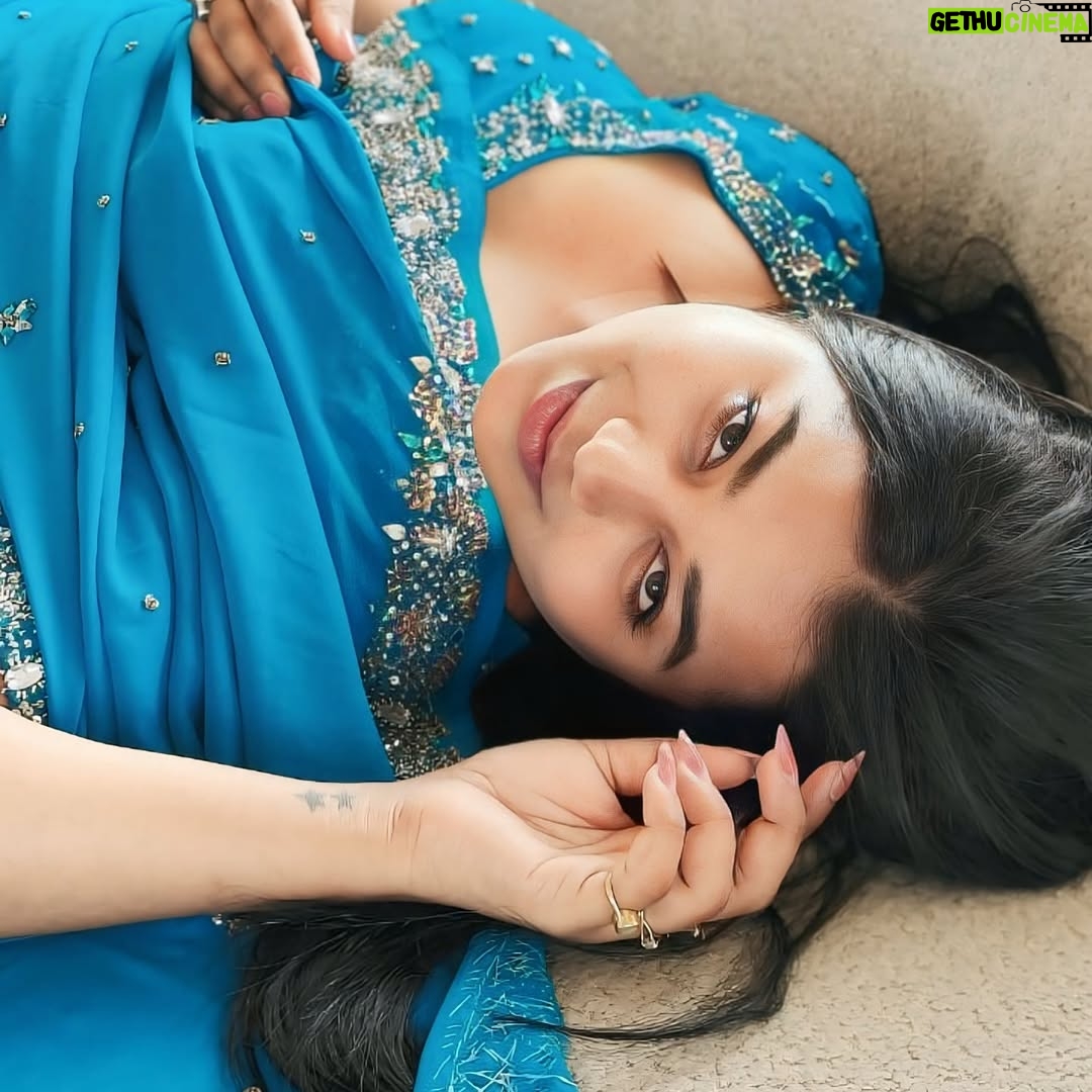Sonali Dalvi - 2.1K Likes - Pretty distraction ❤️😍

 #sareefashion  #instagram  #glamour  #actress #sareelovers
