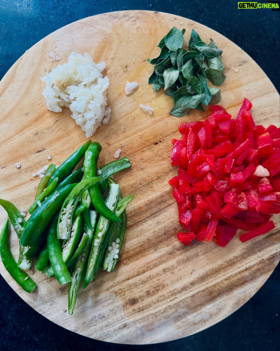Sonali Dalvi - 1.1K Likes - creating a meal with your own hands—the warmth, the love, the effort, all coming together in every bite. It’s not just food; it’s a feeling, a memory, a piece of your heart on a plate.” 

thank you @amul_india 

#todaymeal  #foodlover  #cooking #selfmade #amulcheese #foodpics
