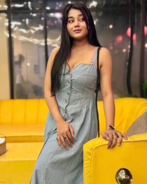 Sonali Dalvi Instagram - āWhile you are focusing on someone, someone else is focusing on you.ā
#self #instagram #viral #picoftheday #thusdaynight