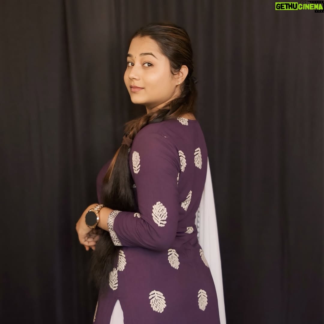 Sonali Dalvi - 4.2K Likes - “The question isn’t who is going to let me; it’s who is going to stop me.” —

#monday  #mahadevstatus  #shivkidivani  #instagramreels  #picture  #simple #smile