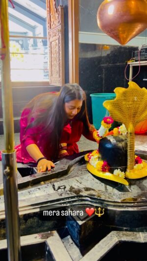 Sonali Dalvi Instagram - tere pyar ka sahara kafi hai ā¤ļøā¾ļøš±
#mahakal #sonalli09 #explorepage #trendingsongs #doulatshohrat #pyar #mahadev #harharmahadev
