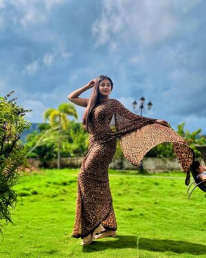 Sonali Dalvi Instagram - I am a queen without any king ā¤ļøš°
#woman #instagram #explorepage #instagood #village #sareelove #photography #photo #instadaily