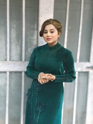 Sonali Dalvi Instagram - āSometimes, a character teaches us lessons that shape our journey forward.
No religion should ever stand above humanity.
What truly matters is the kind of human being we are.
And understanding that is essential for every soul.ā
That is what My future film KGN is very special ā¤ļø
#sonalli #actress #instagram #actressš¬ #queen #fashion #instagram #working #life #acting #career #star #manifesting #hardwork