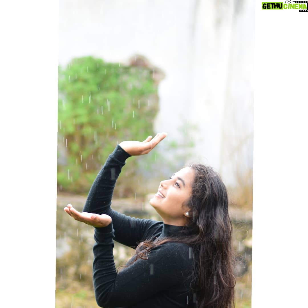 Sonali Dalvi - 321 Likes - हर वो चीज महसूस करो  जो आपको अच्छी लगती है
जिंदिगी आप की है  किसी के बाप कि नहीं
अपनी जिंदिगी आनन्द औऱ शान से जीओ.❤😍.......
......
......
...... #dontsucidestayalive😢 #stayhappy😊 #alwaysbeyourself❤️ #loveyourself #instagodministries #usesocialmeadiaforgoodthings #dontsperdfakenews#followme #like #readcaption#smilelovelife