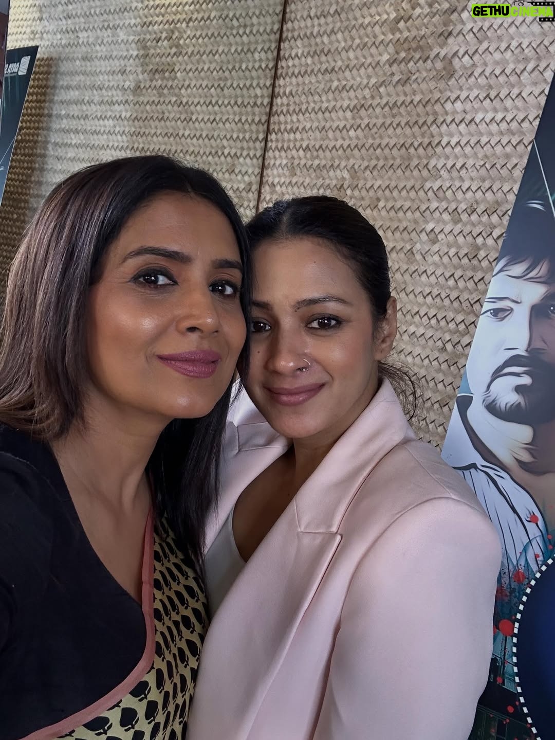 Sonali Kulkarni - 8.5K Likes - HELLO KNOCK KNOCK KAUN HAI..

Director : Prabal Barua
Producer : Dayanand Shetty
Team : US 😍

Thank you media 🩵
Trailer is out guys..
Releasing soon..!
