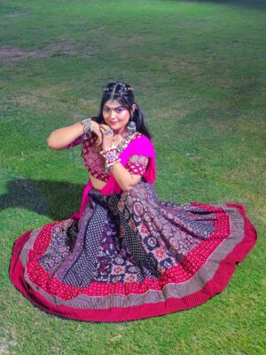 Sonali Singh Instagram - Yesterday Night ✨🛍️
.
.
.
.
.
#garbalovers❤️ #garbanight #garbaphotoshoot♥️😍 #garbadance #garbalove #couplegarba