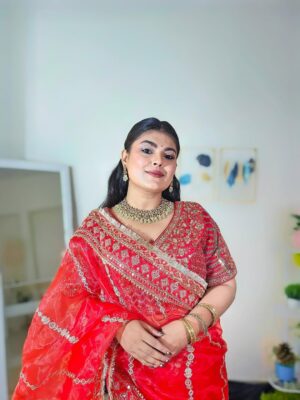 Sonali Singh Instagram - This Red Look ✨when you are Half Married ❤️
.
.
.
.
.
#sareelook #photoshoot #sareelove❤️ #indianlook #photography #trending #fashion #style #explore #explorepage✨ #lookoftheday