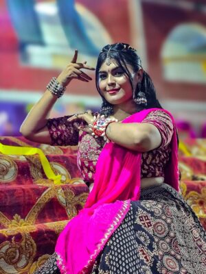 Sonali Singh Instagram - Yesterday Night ✨🛍️
.
.
.
.
.
#garbalovers❤️ #garbanight #garbaphotoshoot♥️😍 #garbadance #garbalove #couplegarba