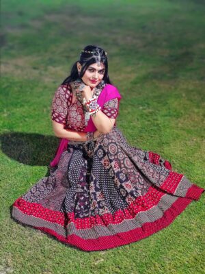 Sonali Singh Instagram - Yesterday Night ✨🛍️
.
.
.
.
.
#garbalovers❤️ #garbanight #garbaphotoshoot♥️😍 #garbadance #garbalove #couplegarba