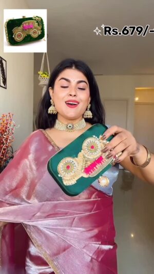 Sonali Singh Instagram - Beautiful Classy Clutches Under Budy✨💕
.
.
.
.
.
.
#handclutch #handbags #partyclutch #flipkartfashion #flipkartfinds #flipkartindia #flipkartsale #festivewear #trending #explorepage✨ #newclutch