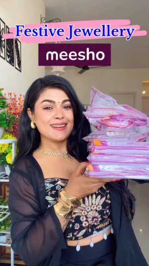 Sonali Singh Instagram - Festive Jewelleries From Meesho✨💕
.
.
.
.
.
.
#whatiorderedvswhatigot #meeshofinds #meeshofashion #meeshoshopping #meeshohaul #meeshoapp #meeshoapp #meesho #meeshotrendz #meeshoproducts❤️🤗 #meeshojewellery #jewelleries #accesorios #meeshocollection🛍️