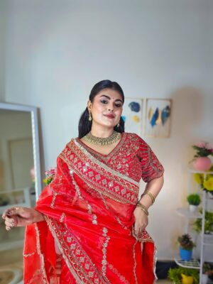 Sonali Singh Instagram - This Red Look ✨when you are Half Married ❤️
.
.
.
.
.
#sareelook #photoshoot #sareelove❤️ #indianlook #photography #trending #fashion #style #explore #explorepage✨ #lookoftheday