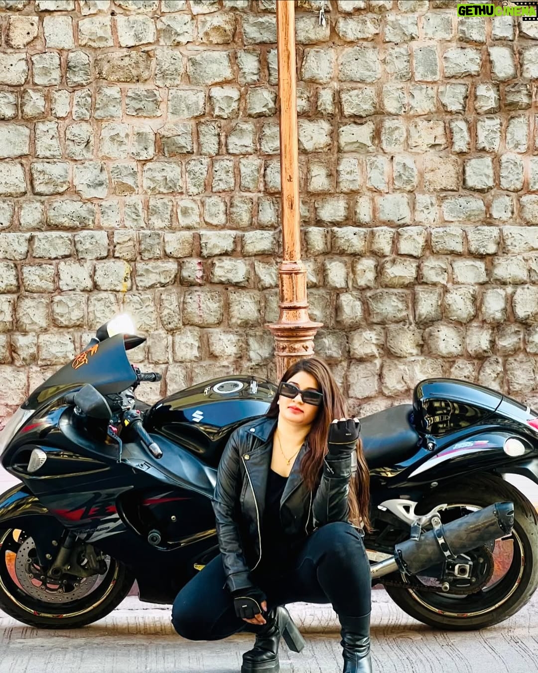 Sonam Kethwas - 1.7K Likes - Hayabusa girl 🖤🏍️