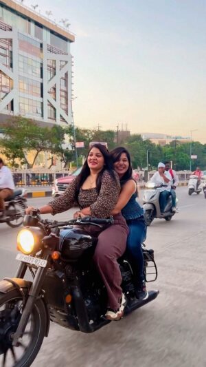 Sonam Kethwas Instagram - 🖤 @classy_nehagupta 

#reelsinstagram #reels #reelsvideo #reelsindia #reelitfeelit #reef2reef #trending #trendingreels #trendingsongs #trendingaudio #viral