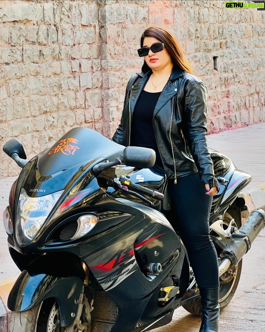 Sonam Kethwas - 1.7K Likes - Hayabusa girl 🖤🏍️