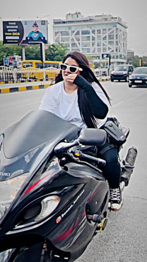 Sonam Kethwas Instagram - Hayabusa girl 🖤👧 

#hayabusa #hayabusa2 #hayabusa_lover #hayabusa1300 #hayabusagirl #hayabusaindia #hayabusa_lover #hayabusagirl👧 #bike #viral #trendingreels #trending #trendingaudio #trendingsongs