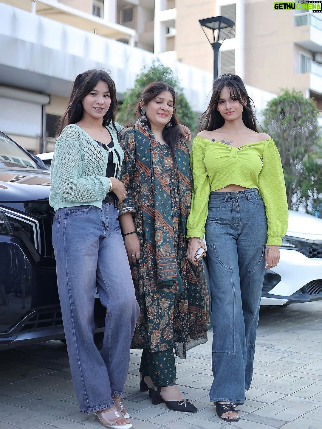 Sonam Kethwas - 1.9K Likes - some time with friends🫶🏻♥️✨@divyasonii_01

#newpost #indore #friendship #instagram