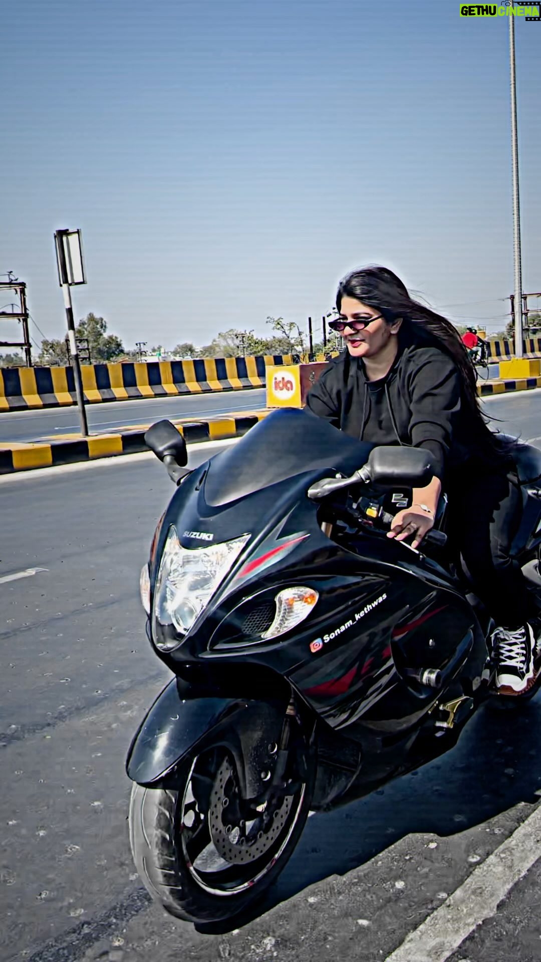 Sonam Kethwas - 2.7K Likes - Hayabusa girl 👧🖤 

#reelsinstagram #hayabusa #hayabusa1300 #hayabusa2021 #hayabusalovers #hayabusagirl #hayabusaindia #hayabusalovers #reels #trendingreels #trendingsongs #bike #bikeride