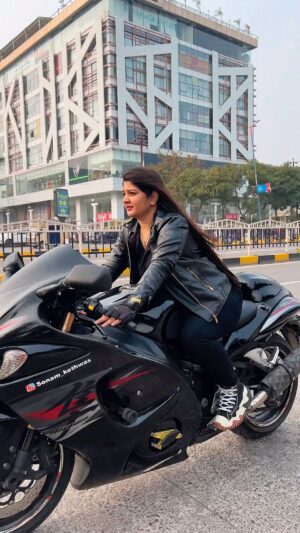 Sonam Kethwas Instagram - Thaa 🔥✌️ || hayabusa girl 👧 || 

#reelsinstagram #reels #reelsvideo #reelitfeelit #hayabusa #hayabusa1300 #hayabusa2021 #suzukihayabusa #hayabusagirl #hayabusasavage #hayabusalovers #trendingreels #trendingsongs #trendings #viral #bike
