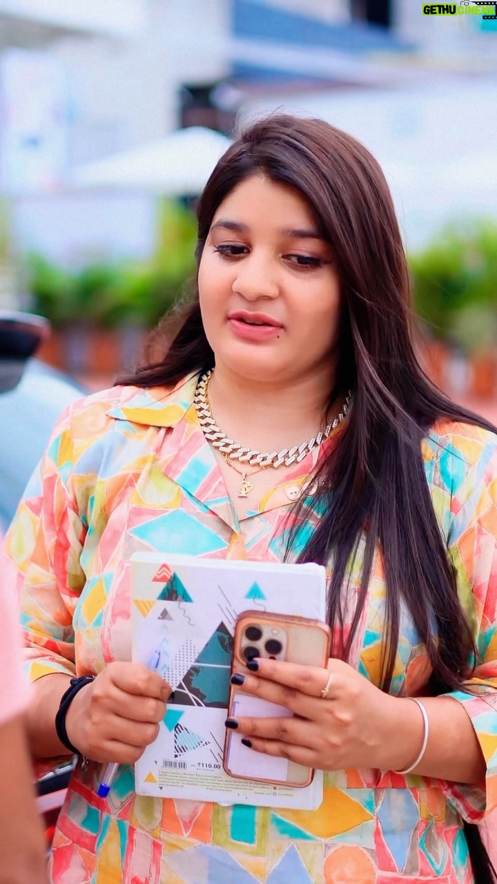 Sonam Kethwas - 1.9K Likes - Heartbroken 💔 🥹 

#reelsinstagram #ree #reelsvideo #reelitfeelit #reef2reef #reelkarofeelkaro #reelsviral #trendingreels #trendingsongs #sad #sadsongs #sadvideos #sadstatus #sadshayari #love #heartbroken