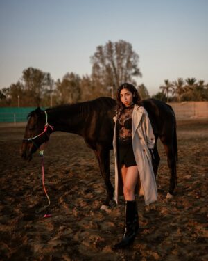 Sonam Pirani Instagram - Whoās the best poser ?
PS- the first one deserves a magazine cover
Shot by- @qamarrazafilms
Location & Horse courtesy - @amsprivatefarm
#horse #horselove #horses #horseriding #cover #dubai #horsesofinstagram