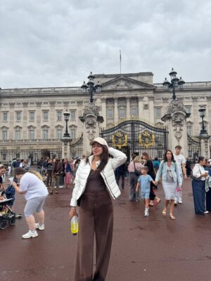 Sonam Pirani Instagram - London and me- a new love storyā„ļø