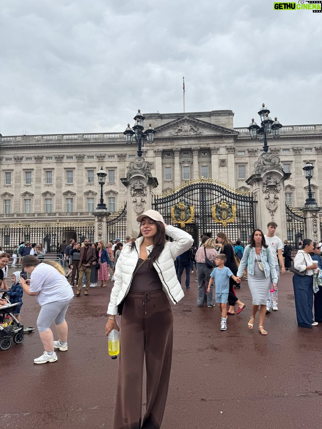 Sonam Pirani - 0.9K Likes - London and me- a new love story♥️