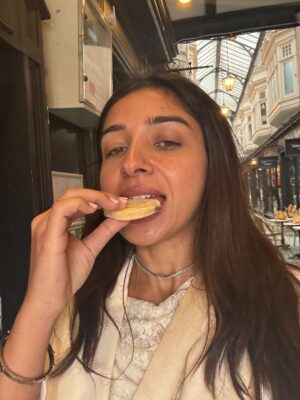 Sonam Pirani Instagram - London and me- a new love storyā„ļø