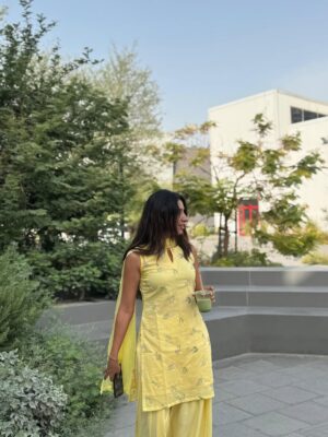 Sonam Pirani Instagram - Butter yellow farsi salwar suit goes with my matcha ā¤ļøā¤ļø
#butteryellow #sunset #matcha #farsisalwar #butter