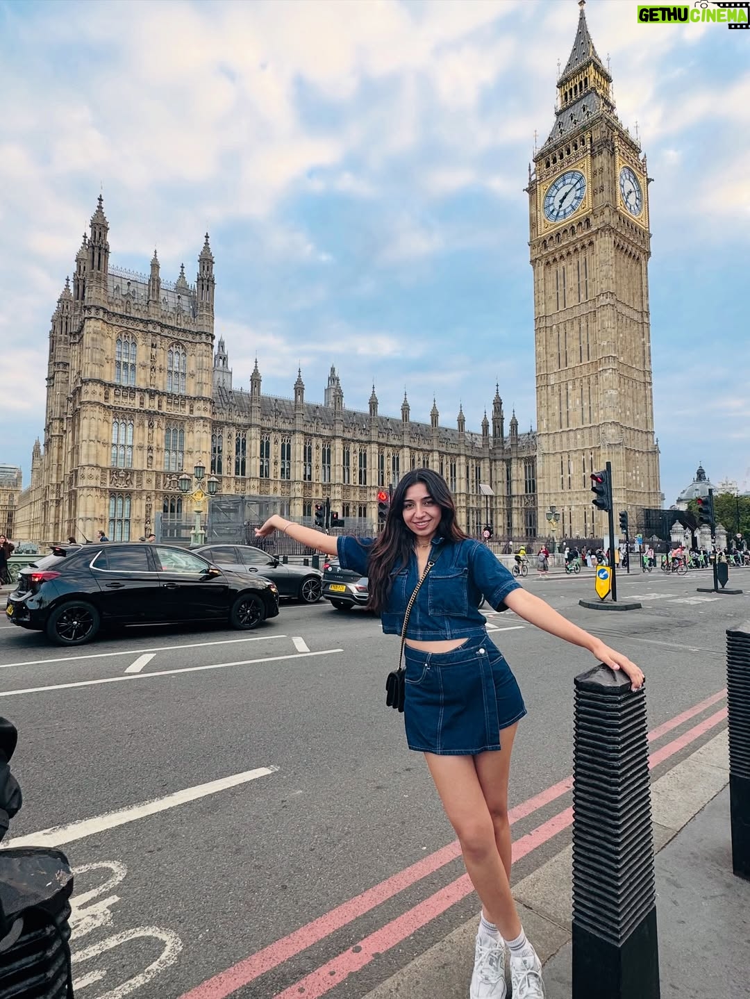 Sonam Pirani - 2.3K Likes - Peak Central London vibes 🌼😍

#centrallondon #london #londonbridge #kensington #strawberrys #londoneye