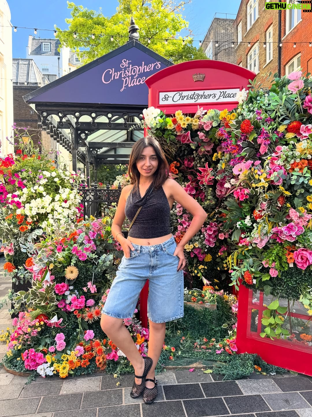 Sonam Pirani - 685 Likes - If I disappear, I’m probably stuck on the wrong tube line again 😂

#london #londonist