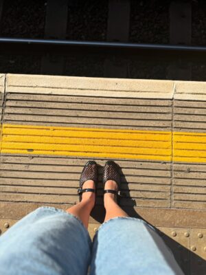 Sonam Pirani Instagram - If I disappear, Iām probably stuck on the wrong tube line again š
#london #londonist