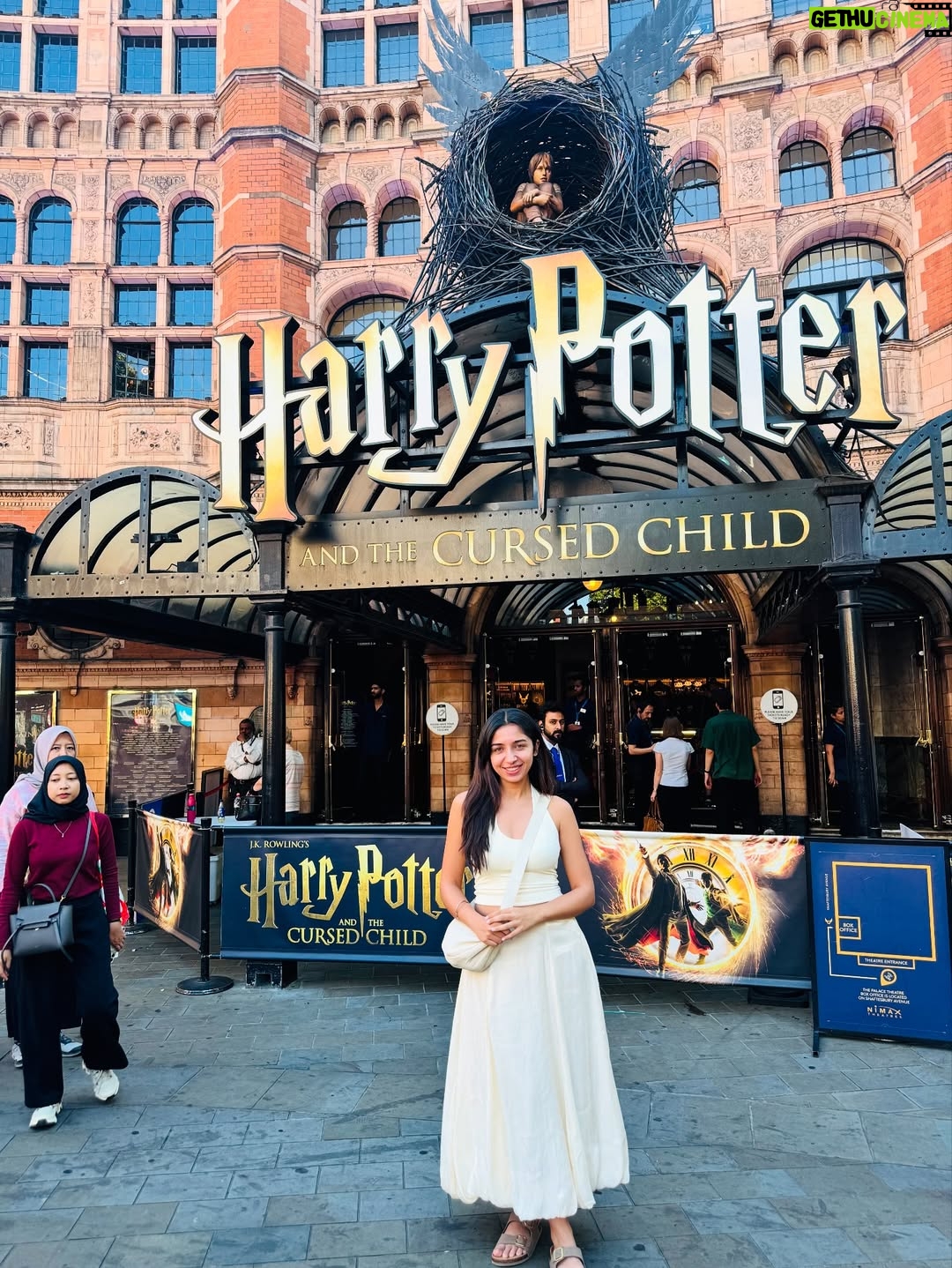 Sonam Pirani - 1K Likes - Day 1 in London: laughter, coffee, good food, and getting lost in Central streets. ✨

#london #centrallondon #harrypotter #uk