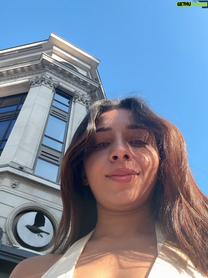 Sonam Pirani - 1K Likes - Day 1 in London: laughter, coffee, good food, and getting lost in Central streets. ✨

#london #centrallondon #harrypotter #uk