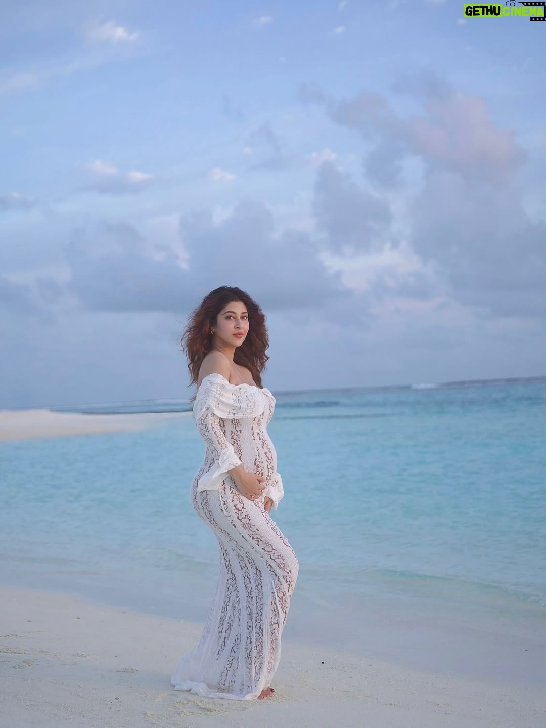 Sonarika Bhadoria - 326.5K Likes - Our greatest adventure yet🫠🪬✨🫀🏡♾️🧿

📸 @zameeth07