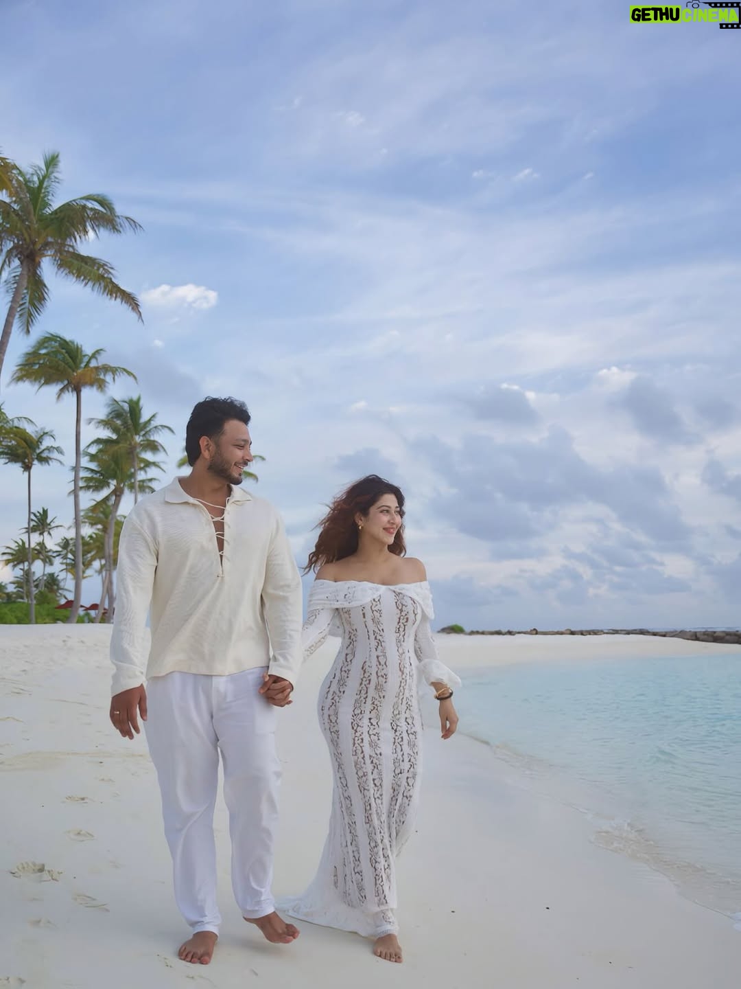 Sonarika Bhadoria - 326.5K Likes - Our greatest adventure yet🫠🪬✨🫀🏡♾️🧿

📸 @zameeth07