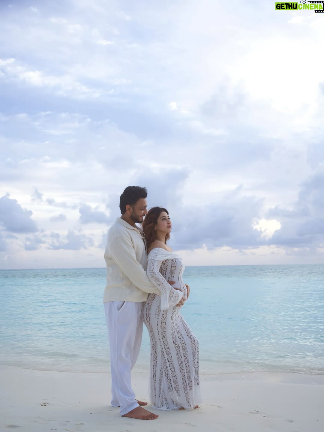 Sonarika Bhadoria - 326.5K Likes - Our greatest adventure yet🫠🪬✨🫀🏡♾️🧿

📸 @zameeth07