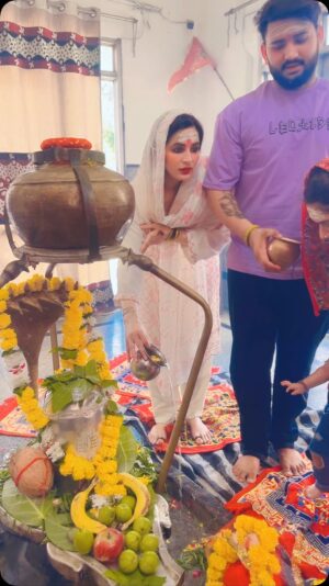 Sonia Thakur Instagram - Om Namah Shivaya🙏🏻❤️ #jaibhole #reelsinstagram #soniarajput💕 #followforfollowback #videoviral #instagood #family