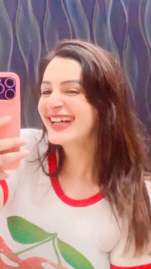 Sonia Thakur Instagram - Last me maine kuch bola btaoge aap kya bola hai💁🏼♀️
#reelsinstagram #followforfollowback #soniarajput💕 #trendingreels #videoviral #family #instagood #foryou #maa #maa #lovely