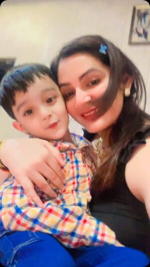 Sonia Thakur Instagram - #reelsinstagram #soniarajput💕 #followforfollowback #videoviral #instagood #family #foryou #family #trendingreels