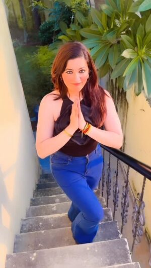 Sonia Thakur Instagram - #reef2reef #trendingreels #soniarajput💕 #followforfollowback #instagood #family #maa #foryou #love #instapic #instafit #family #instagram