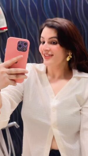 Sonia Thakur Instagram - #reelsinstagram #soniarajput💕 #followforfollowback #videoviral #family #instagood #foryou #foryou #maa #trendingreels #insta #instamood