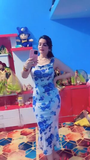 Sonia Thakur Instagram - Dekho Dekhoo…🤣💁🏼♀️#soniarajput💕 #reelsinstagram #followforfollowback #videoviral #family