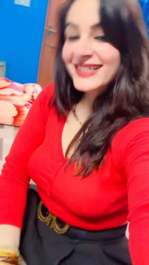 Sonia Thakur Instagram - KiSi Ko Kaisi Bhi Lgu 💁🏼♀️ I don’t care❤️ Kyoki👉🏻I believe in karma ☝🏻#jaimaaakali 🙏🏻